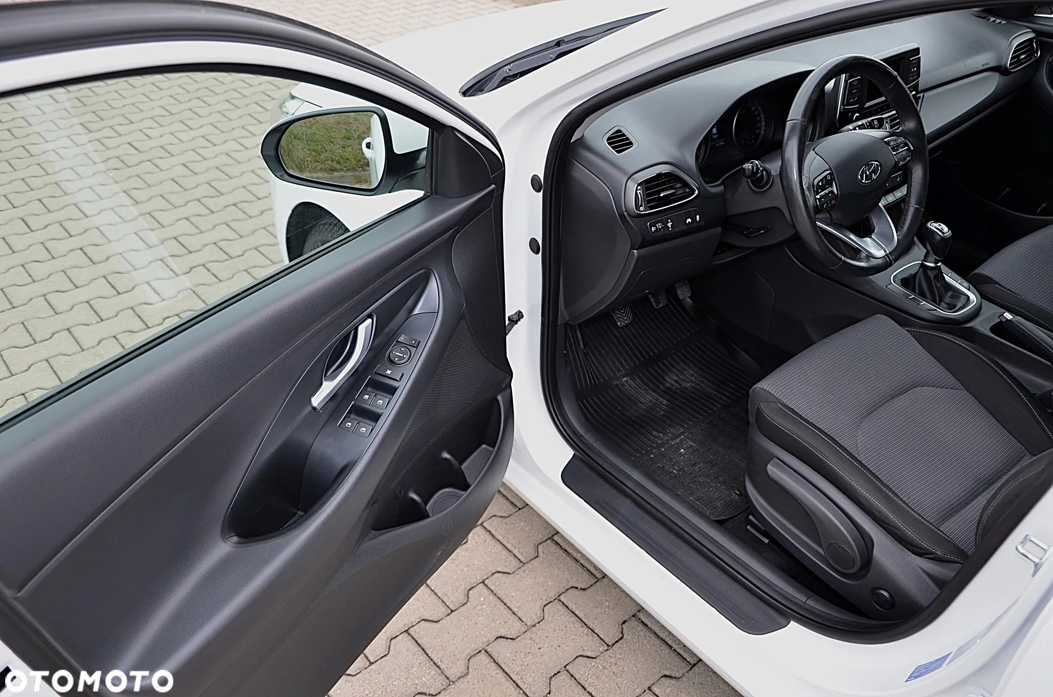 Hyundai i30 1.4 BlueDrive Comfort - 14