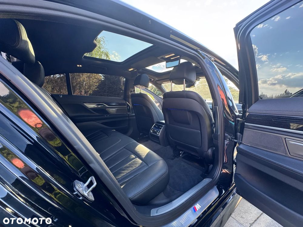 BMW Seria 7 740i - 26