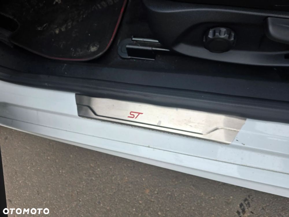 Ford Fiesta 1.0 EcoBoost S&S ST-LINE - 8