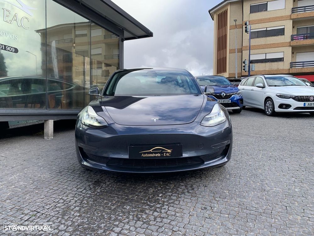 Tesla Model 3 - 5