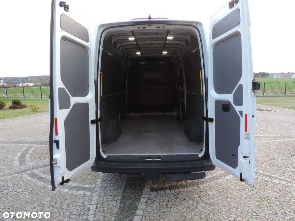 Volkswagen Crafter - 19