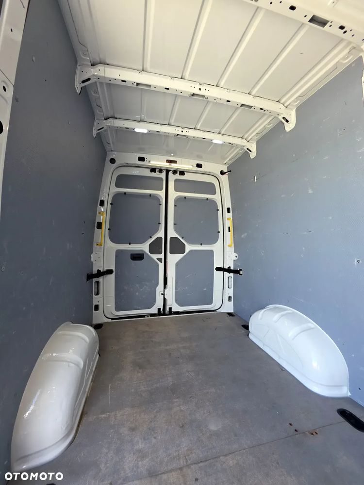 Volkswagen CRAFTER 2,0 TDI 177 KONNY ŚREDNIAK WYSOKI KLIMA WEBASTO GWARANCJA - 27