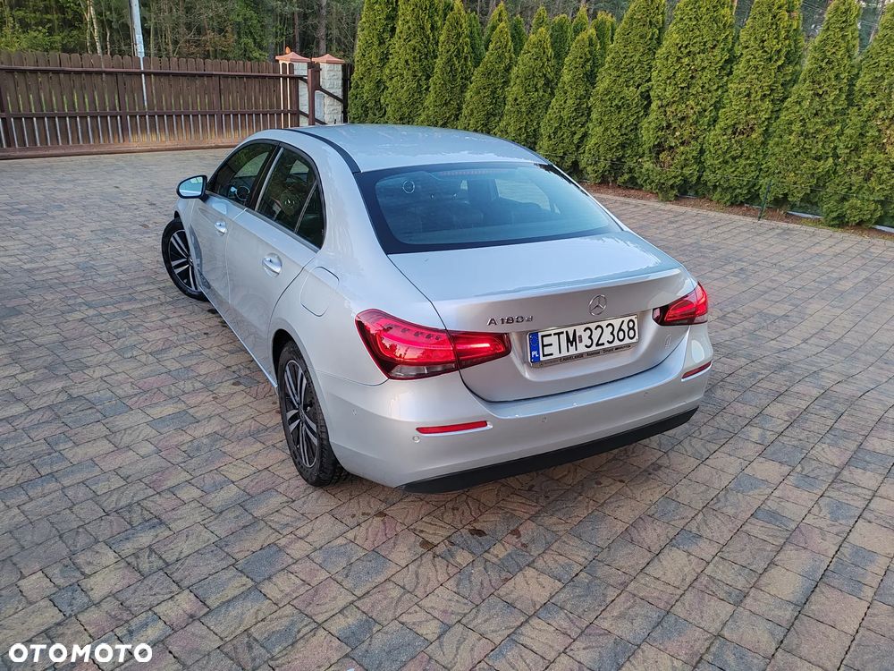 Mercedes-Benz Klasa A 180 d Edition 1 7G-DCT - 16