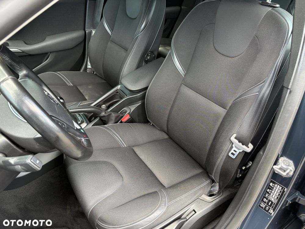 Volvo V40 D2 Momentum - 17