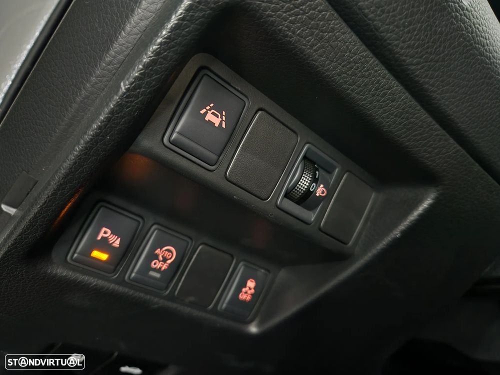 Nissan Qashqai 1.5 dCi N-Connecta 18 - 12