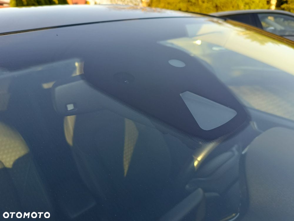 Ford Fiesta 1.0 EcoBoost S&S TITANIUM - 27