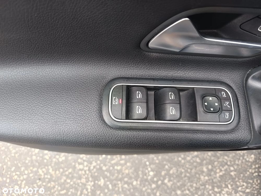 Mercedes-Benz Klasa A 180 CDI 7G-DCT AMG Line - 17