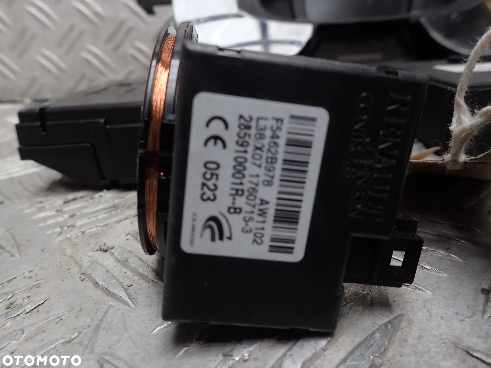 ZESTAW STARTOWY RENAULT TRAFIC III 285910001R 284B18533R 231A08052R 248109507R - 4