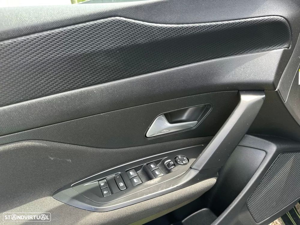 Peugeot 308 1.2 PureTech Business Line - 30