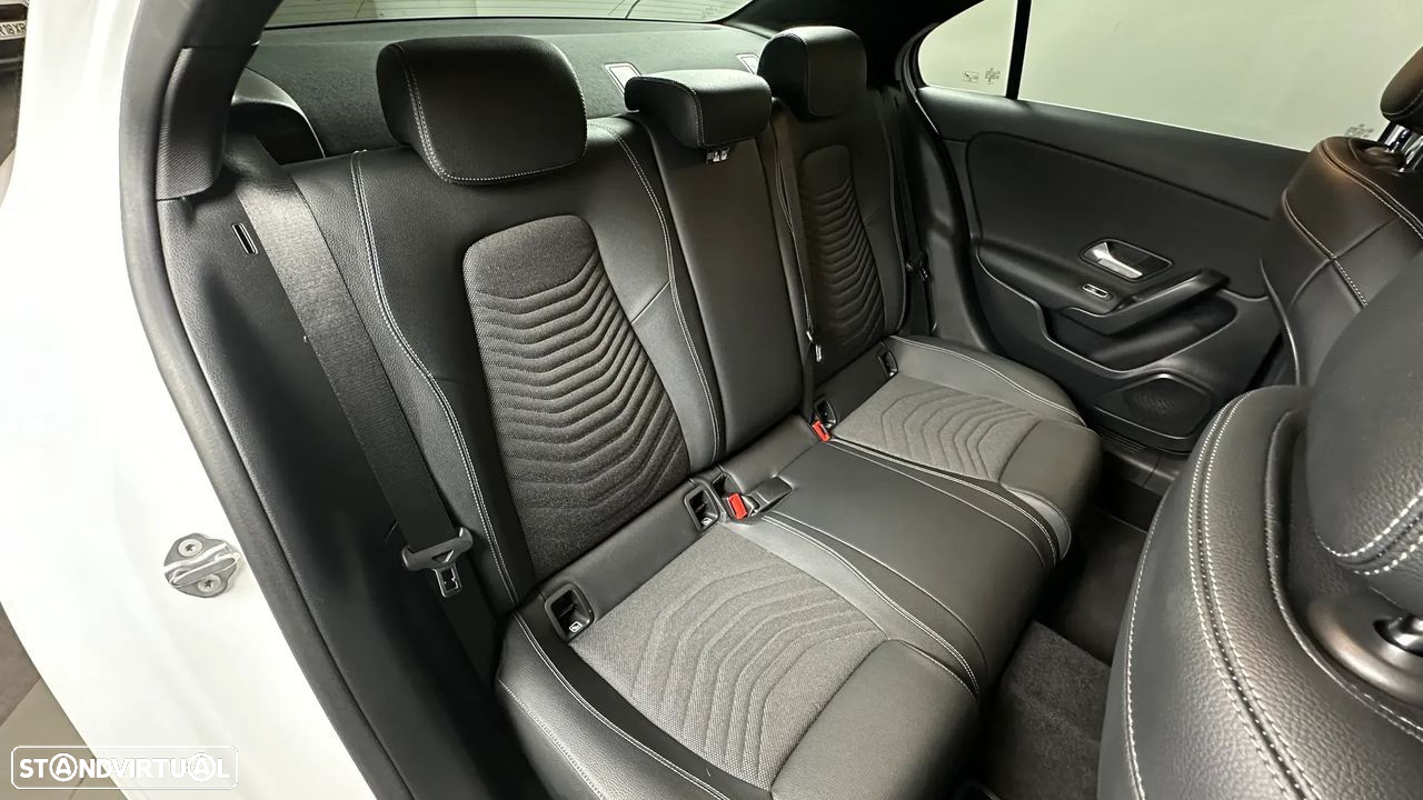 Mercedes-Benz CLA 180 d Progressive - 31