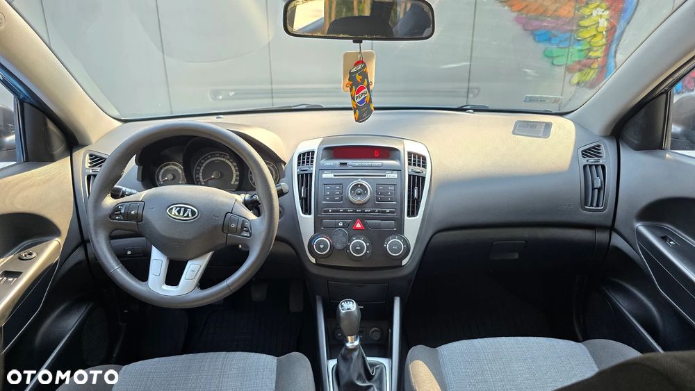 Kia Ceed 1.6 CRDi 90 ISG Vision - 11
