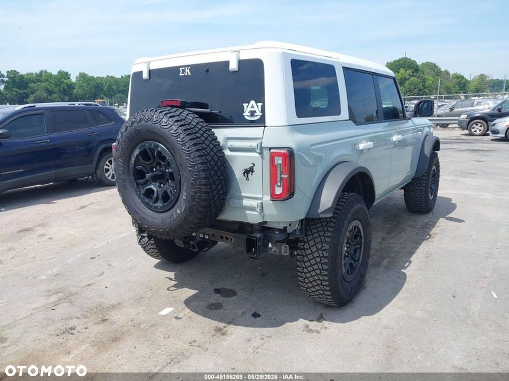 Ford Bronco - 5