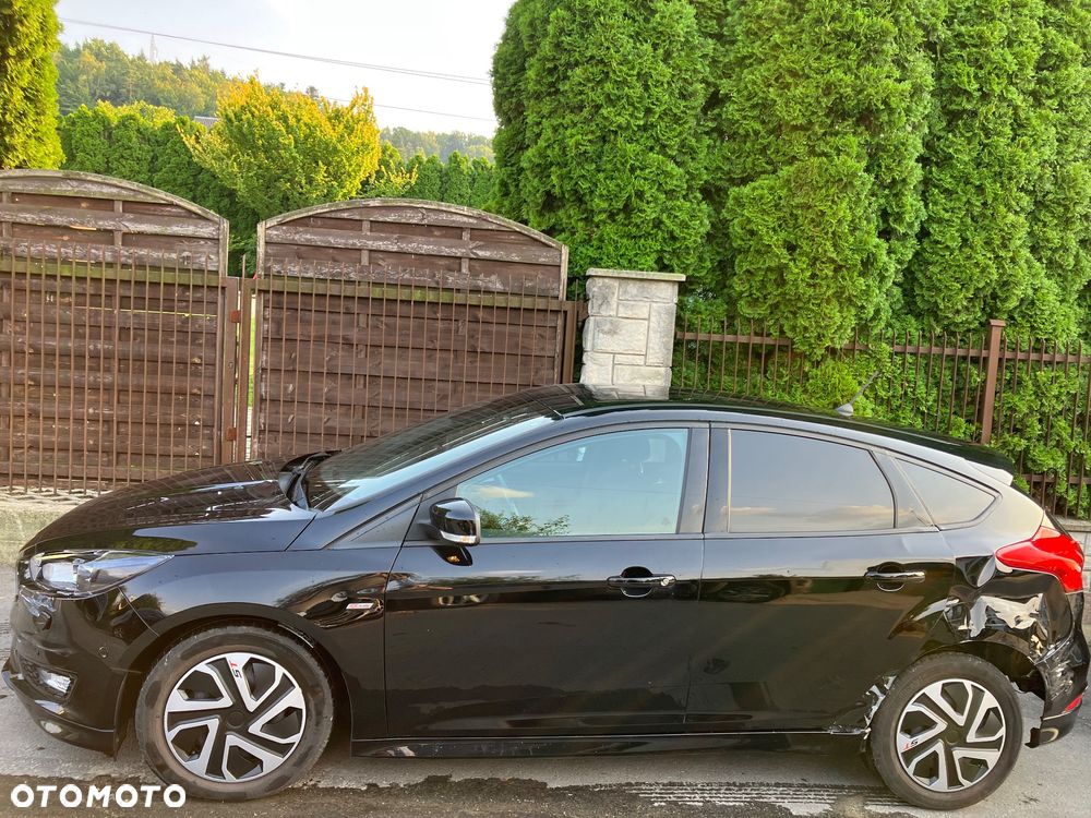 Ford Focus 1.5 EcoBoost ST-Line - 8