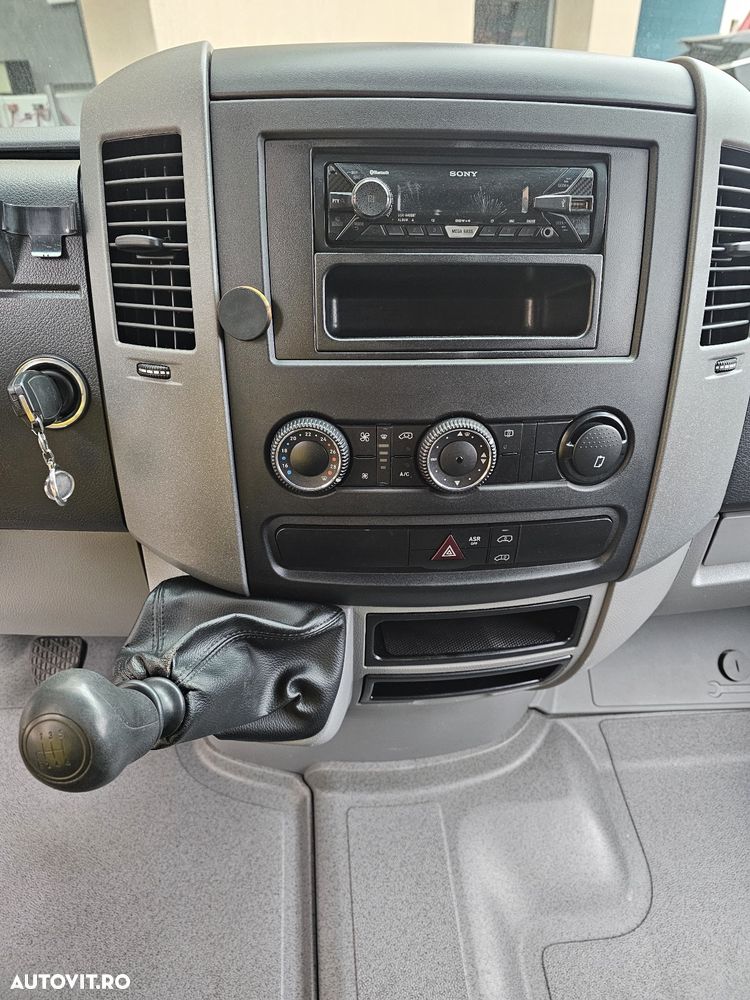 Mercedes-Benz Sprinter - 30