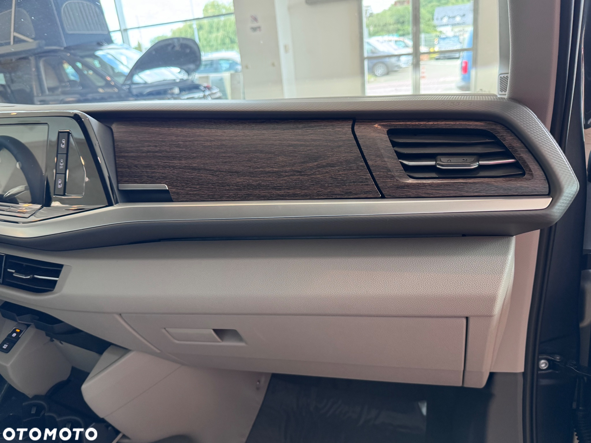 Volkswagen Multivan 2.0 TSI L2 Style DSG - 23