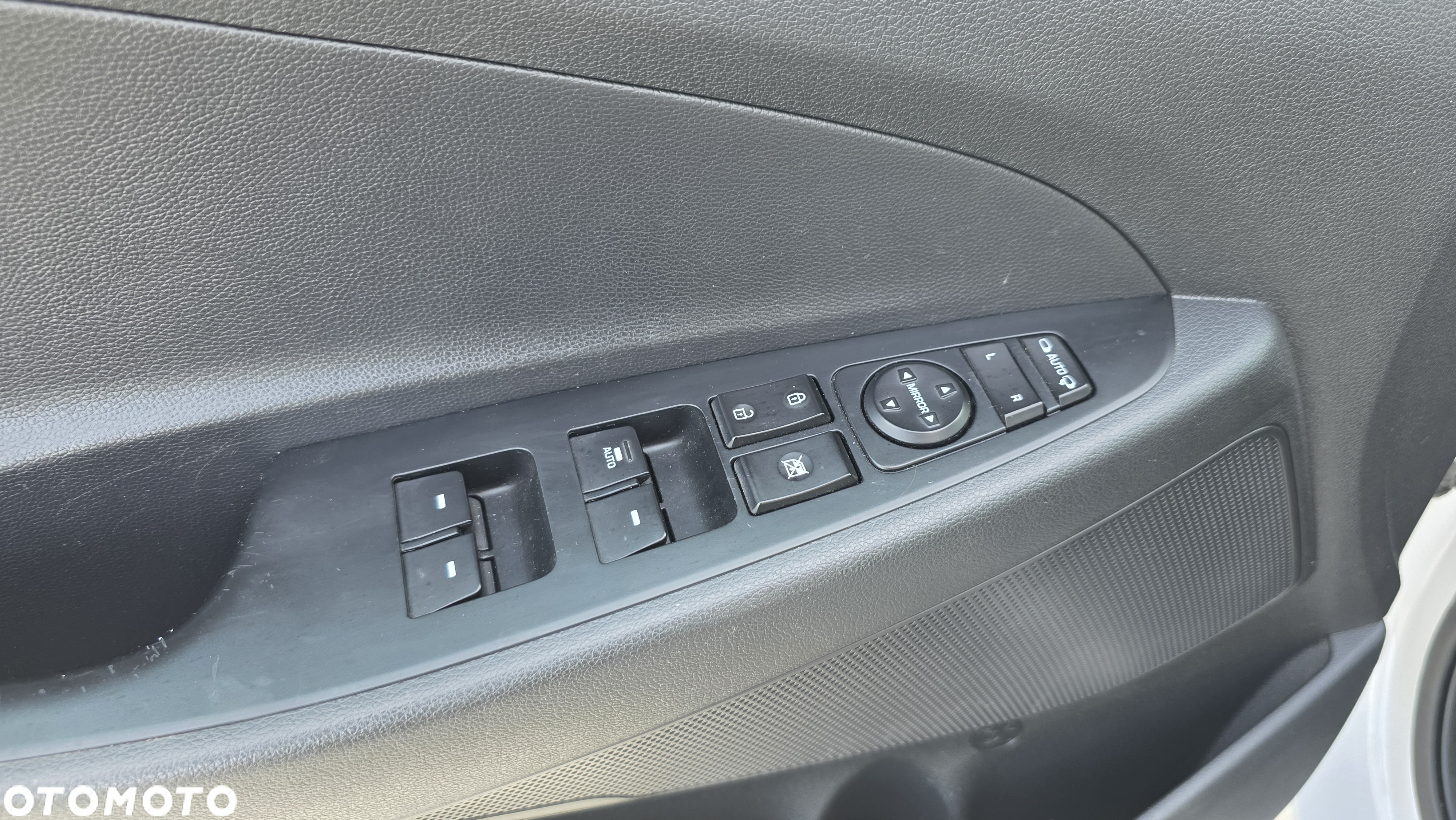 Hyundai Tucson blue 1.7 CRDi 2WD Style - 23