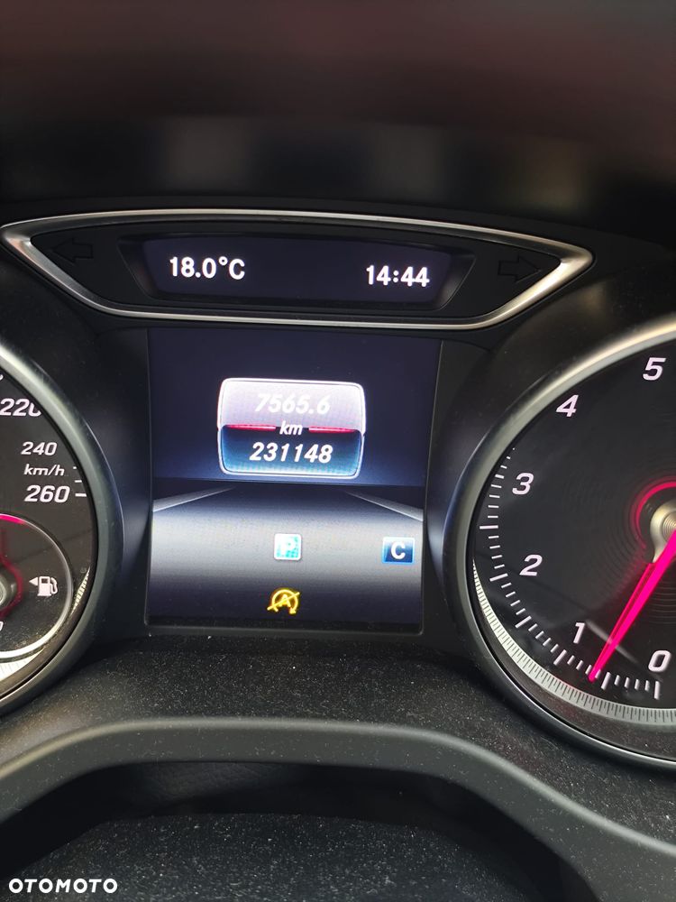 Mercedes-Benz CLA 180 AMG Line - 17