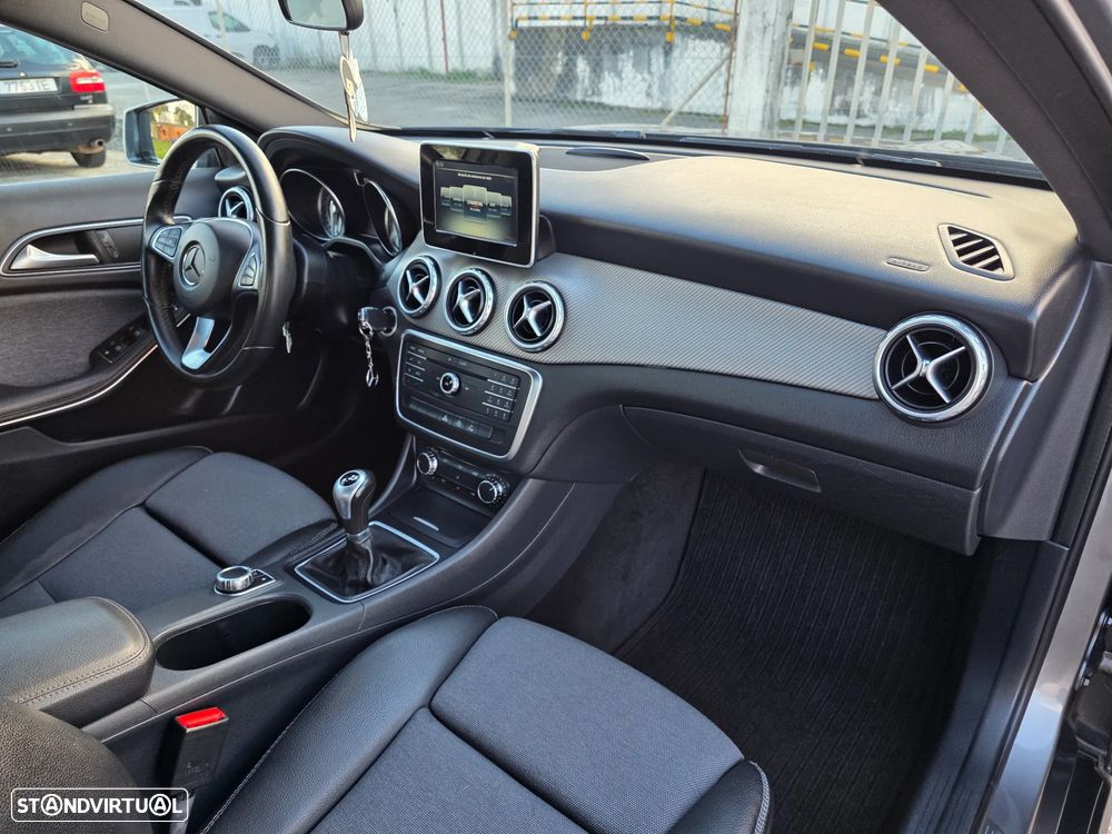 Mercedes-Benz GLA 180 CDI Urban - 13