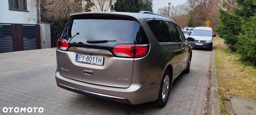 Chrysler Pacifica - 21