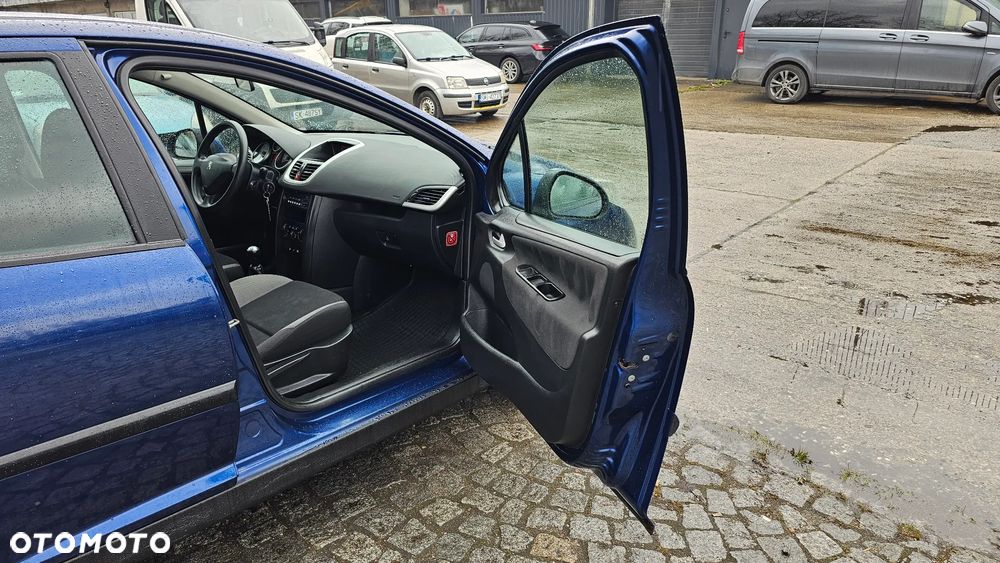 Peugeot 207 1.4 HDi Presence - 13