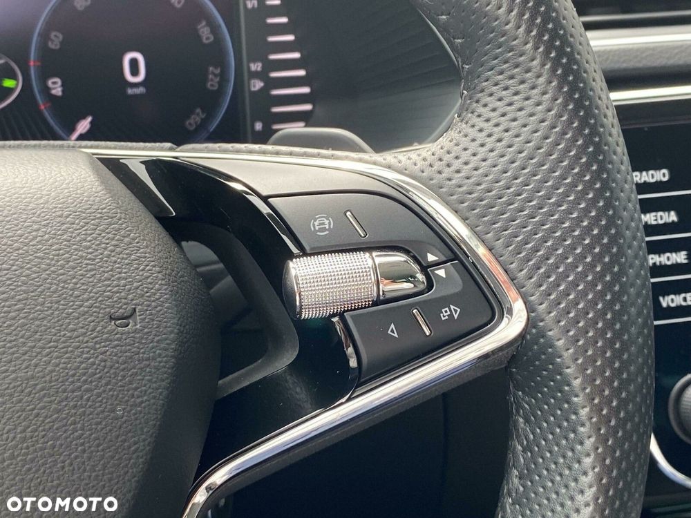 Skoda Superb 1.5 TSI Ambition DSG - 25