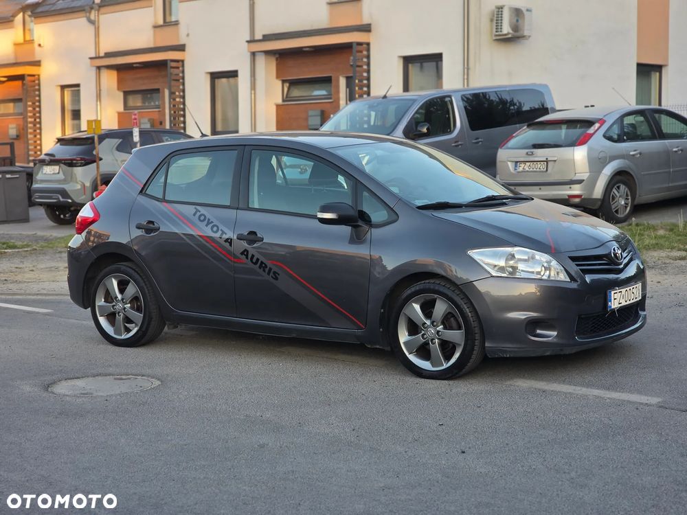 Toyota Auris 1.4 D-4D Active - 11