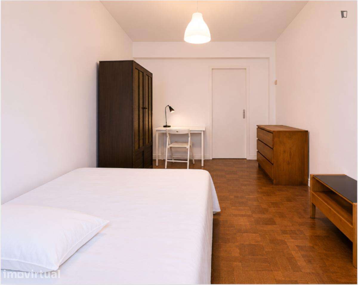 Quarto - localizado em Estrela Lisbon - Grande imagem: 4/14