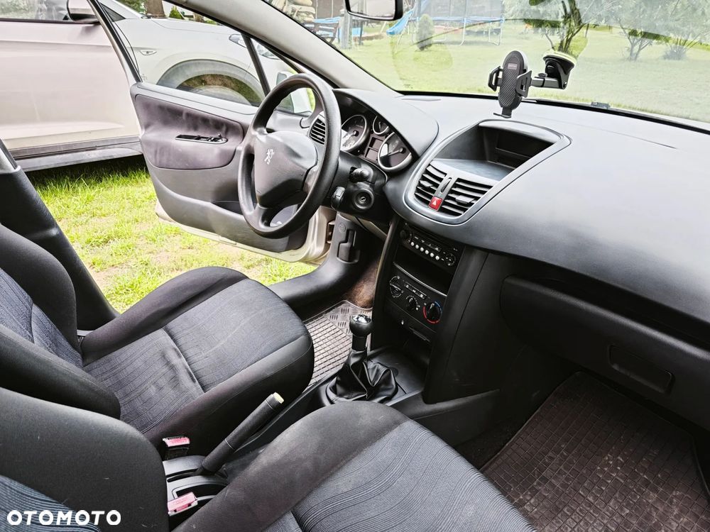 Peugeot 207 1.4 HDi Trendy - 10