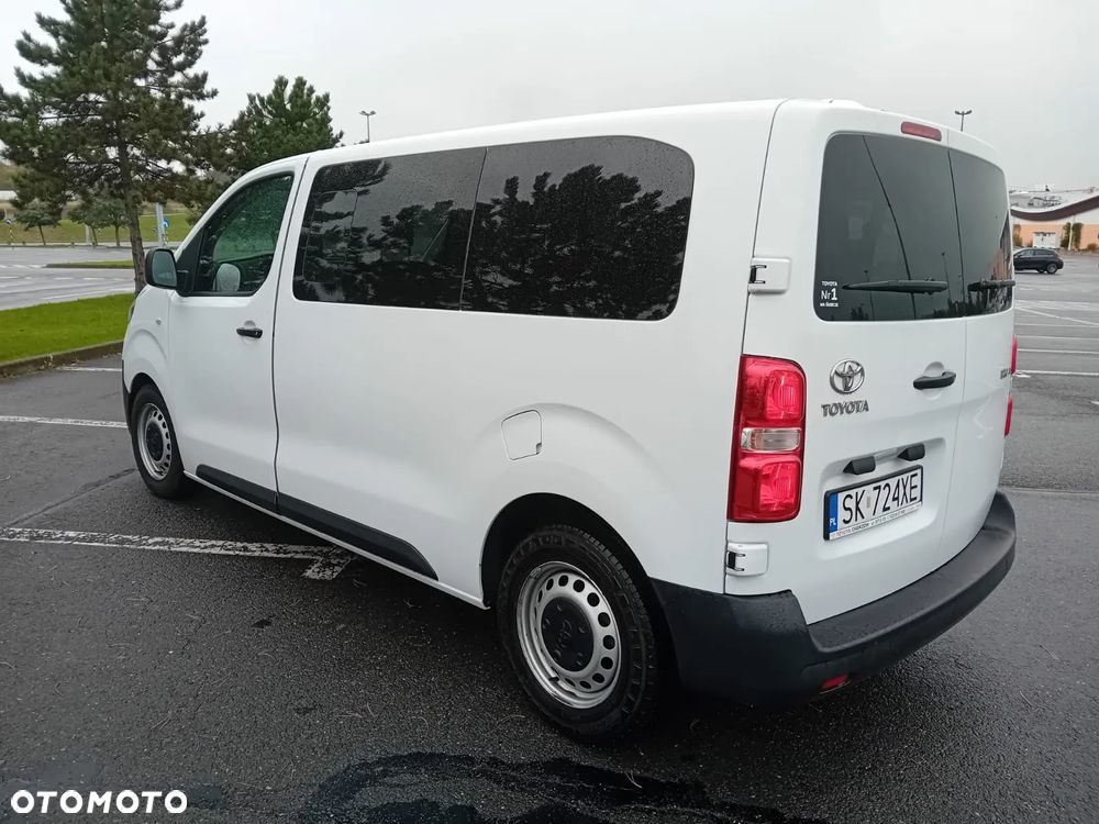 Toyota ProAce Kombi 2.0 D-4D Medium 2,8t - 4