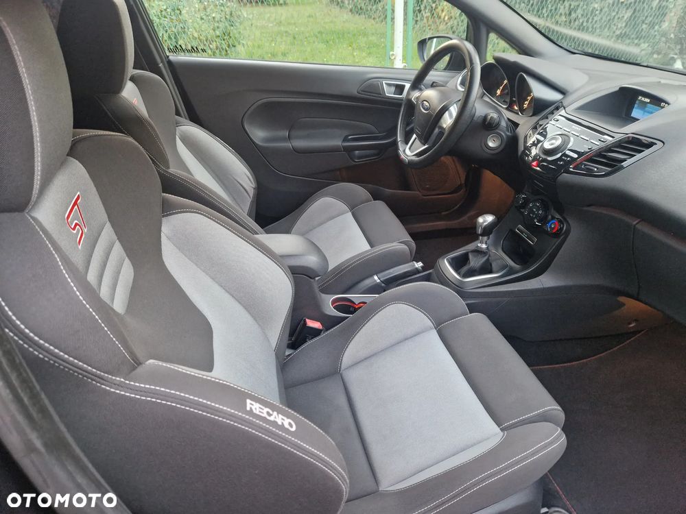 Ford Fiesta 1.6 EcoBoost ST - 5