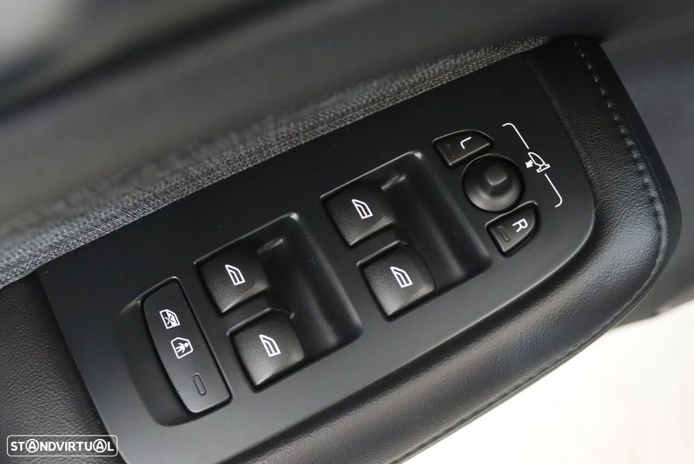 Volvo V60 2.0 T6 AWD TE Core - 17