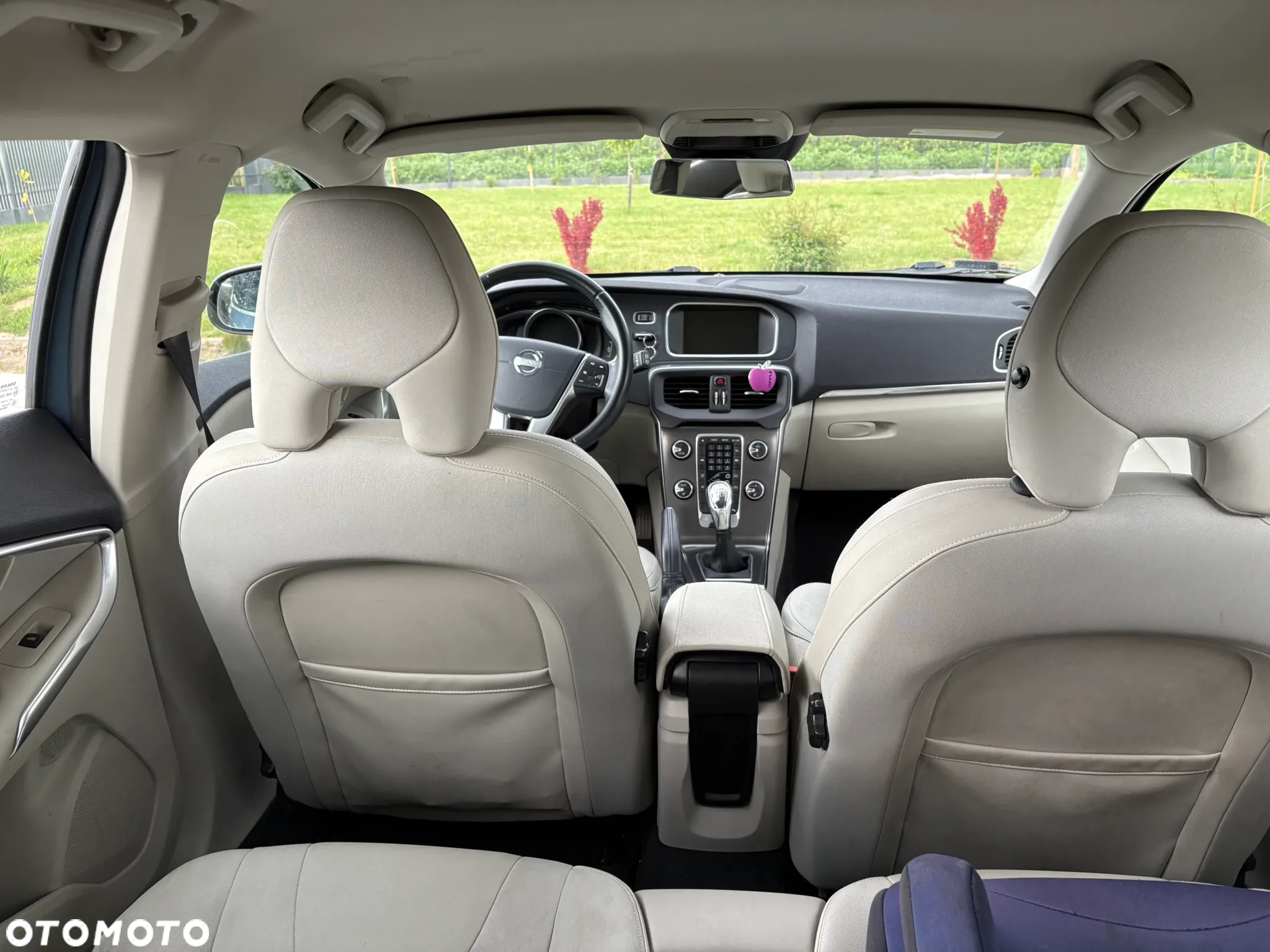 Volvo V40 D2 R Design - 9