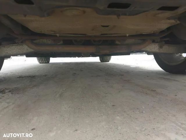 Dezmembrez suzuki Kizashi - 12