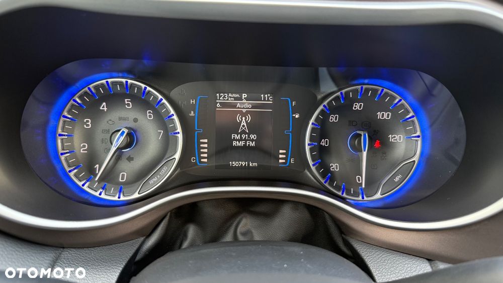 Chrysler Pacifica - 6