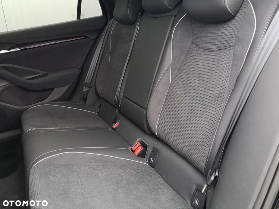 Skoda Superb 2.0 TDI SCR 4x4 Sportline DSG - 8