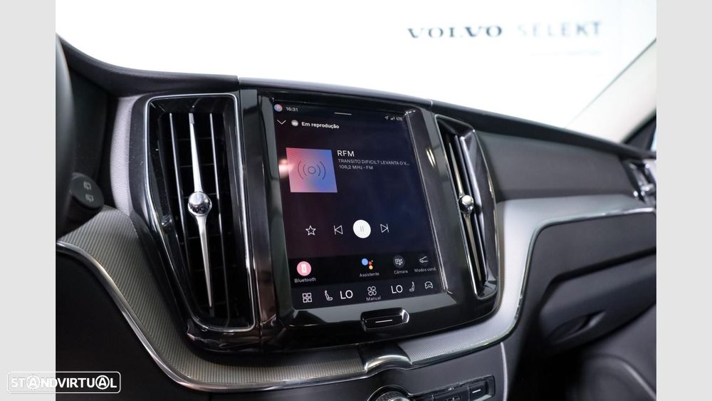 Volvo XC 60 2.0 T6 PHEV Plus Dark — fotografia 12