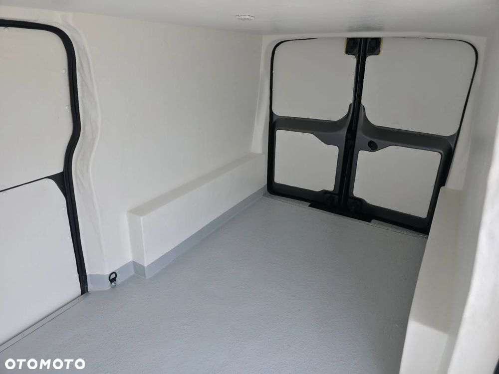 Peugeot EXPERT 2.0 HDI 177 KM AUTOMAT IZOTERMA KRAJOWY BEZWYPADKOWY I WŁAŚCICIEL DRZWI PRZESUWNE Z DWÓCH STRON - 7