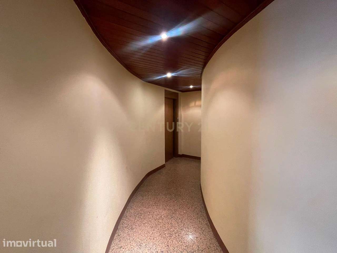 T2 Remodelado em Santa Marta do Pinhal – Corroios - Grande imagem: 4/21