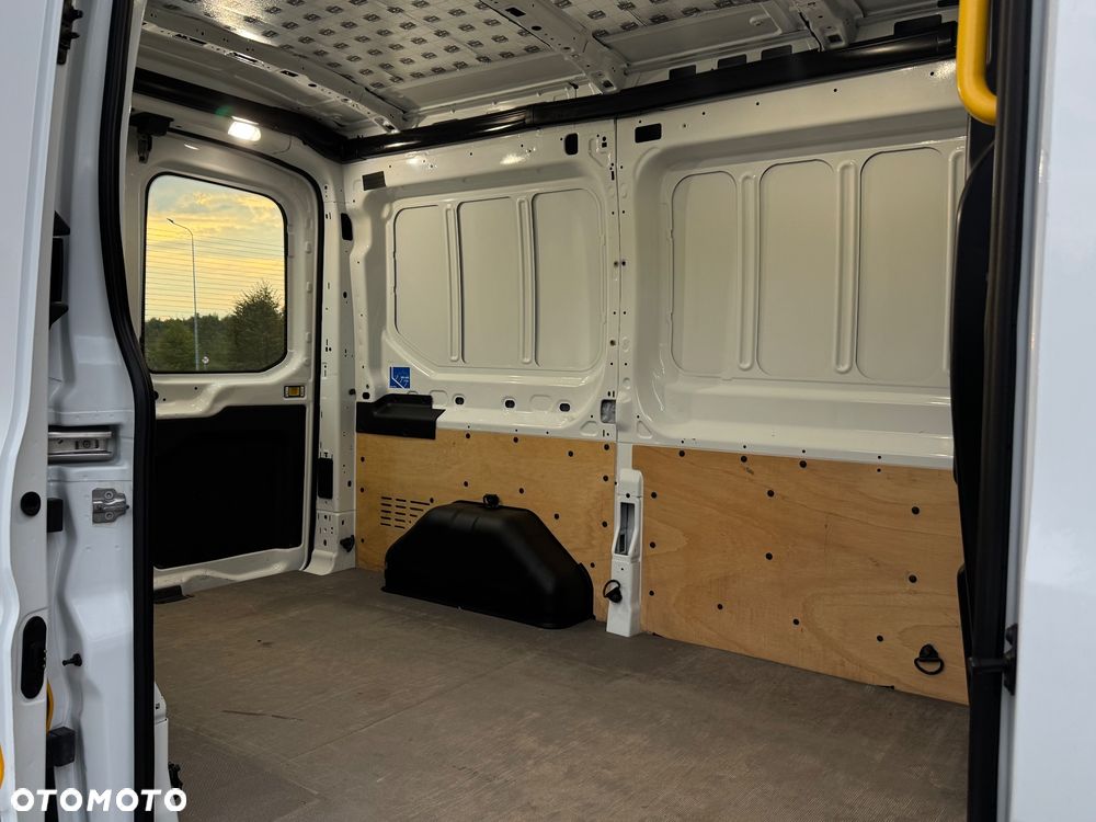 Ford TRANSIT LIFT L2H2 KLIMA LEDY CZUJNIKI HAK MAŁY PRZEBIEG PERFEKCYJNY Z NIEMIEC! - 26