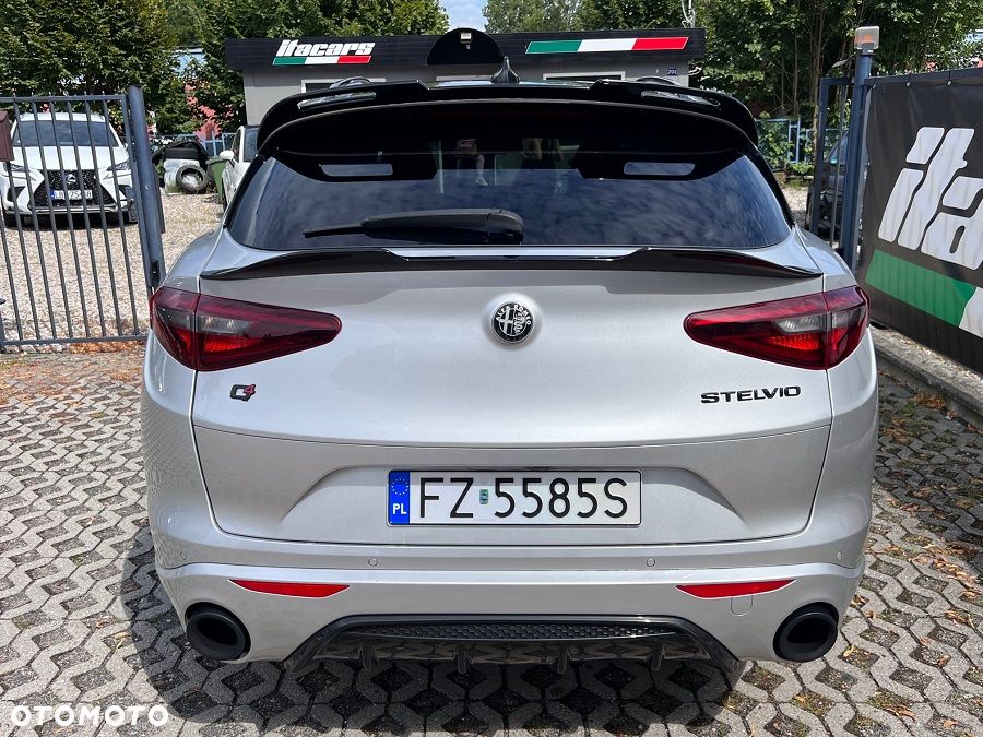 Alfa Romeo Stelvio 2.0 Turbo 16V AT8-Q4 Veloce - 6