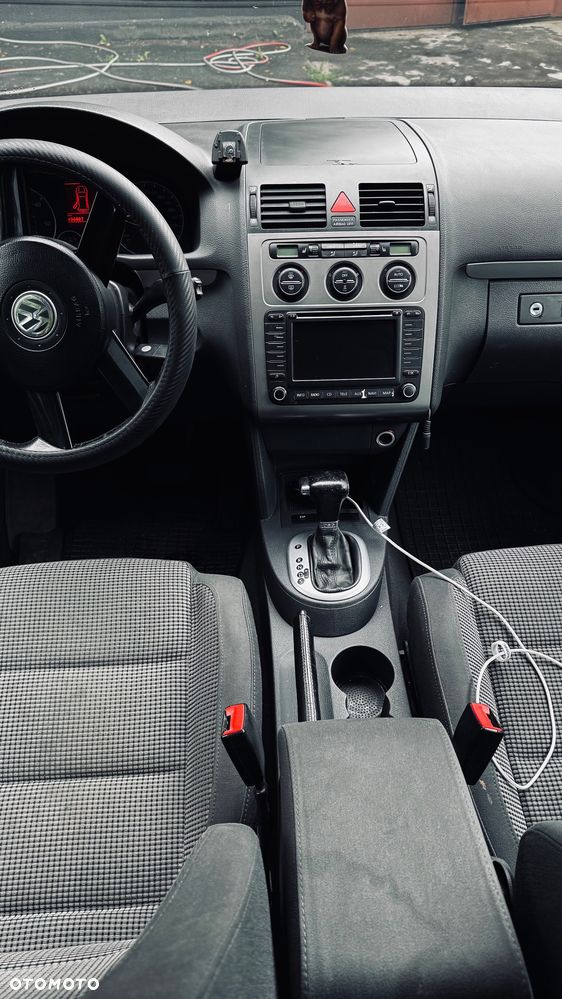 Volkswagen Touran - 6