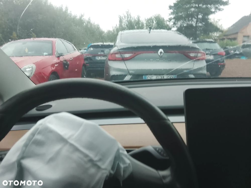 Tesla Model 3 - 36