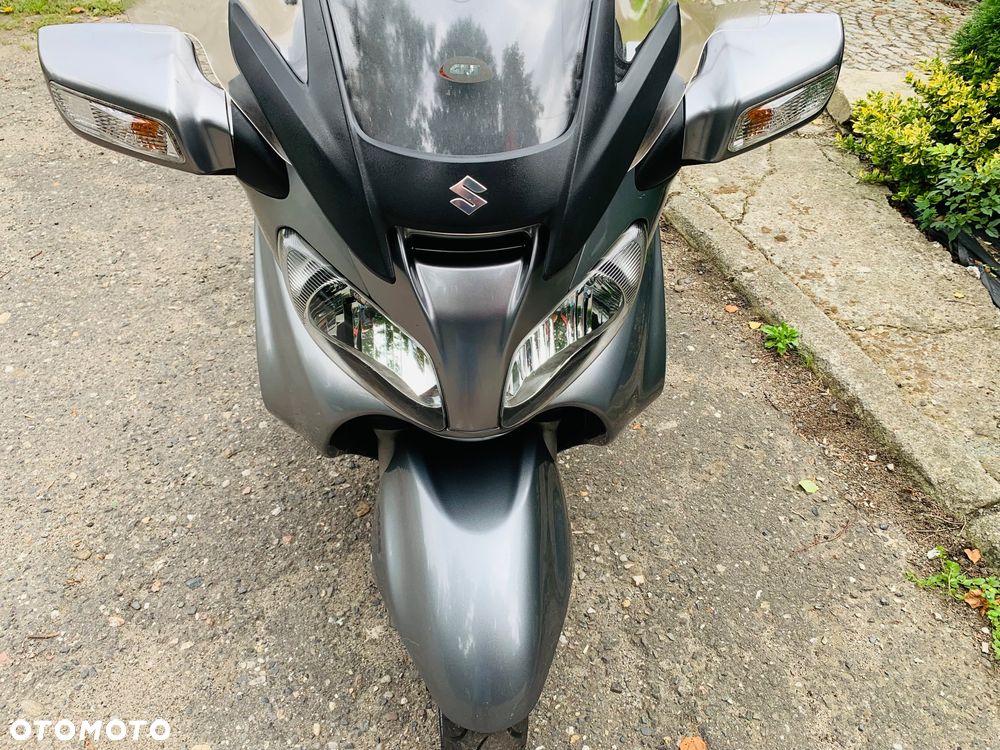 Suzuki Burgman - 10