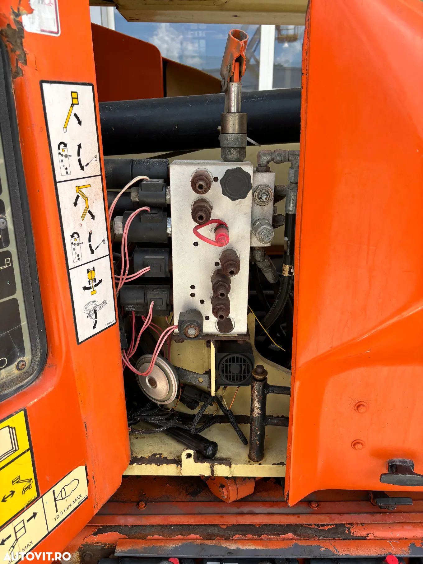 JLG E450AJ - 19
