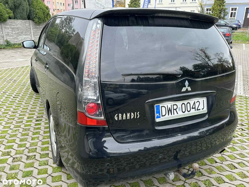 Mitsubishi Grandis - 3