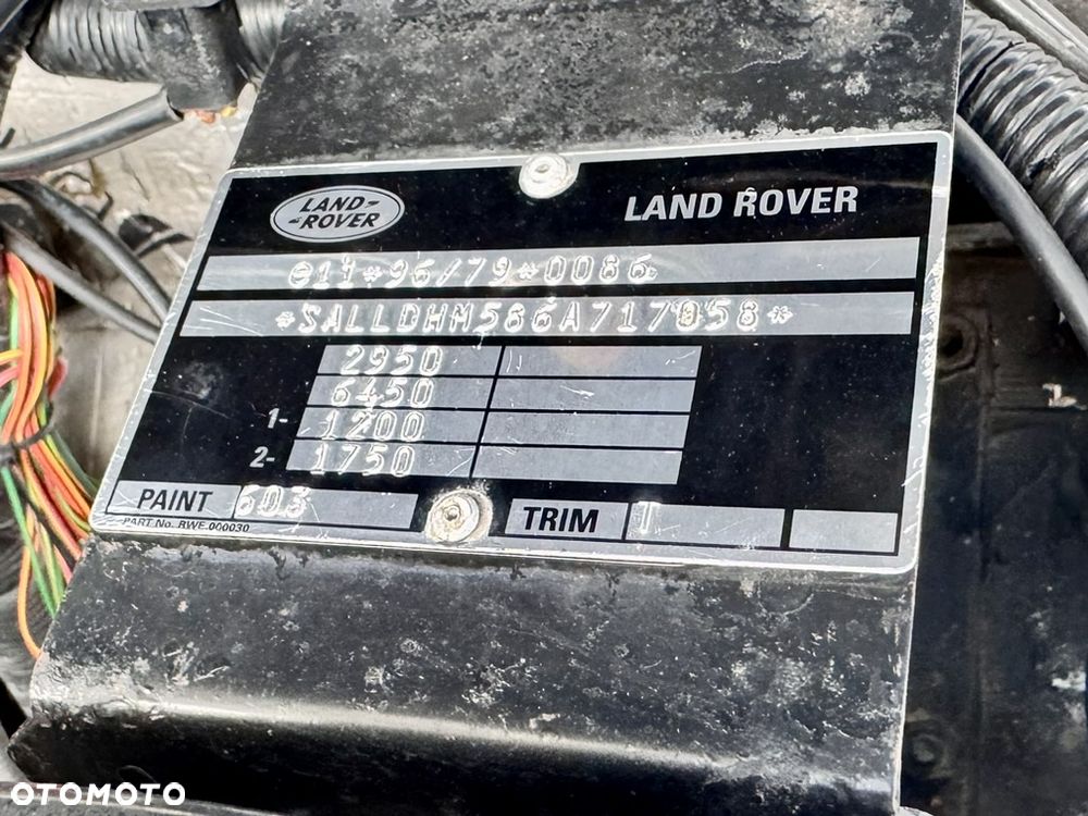 Land Rover Defender 2.5 TDI - 29