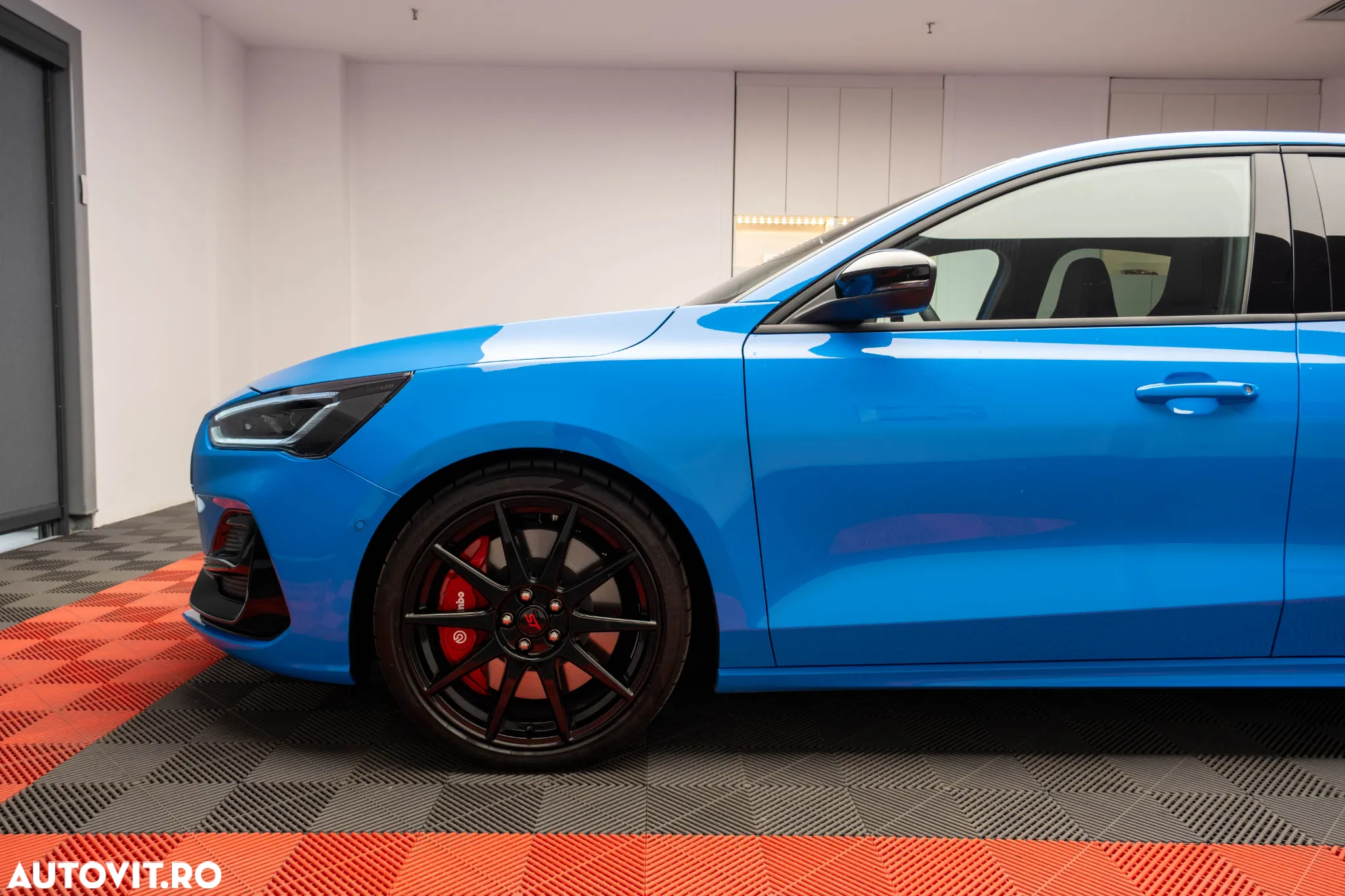 Ford Focus 2.3 Ecoboost 6MT ST X - 4