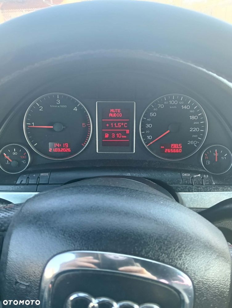 Audi A4 Avant 2.0 TDI DPF quattro - 26