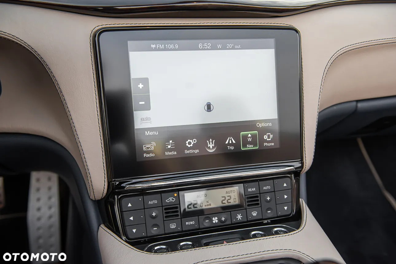 Maserati GranTurismo S Automat - 19