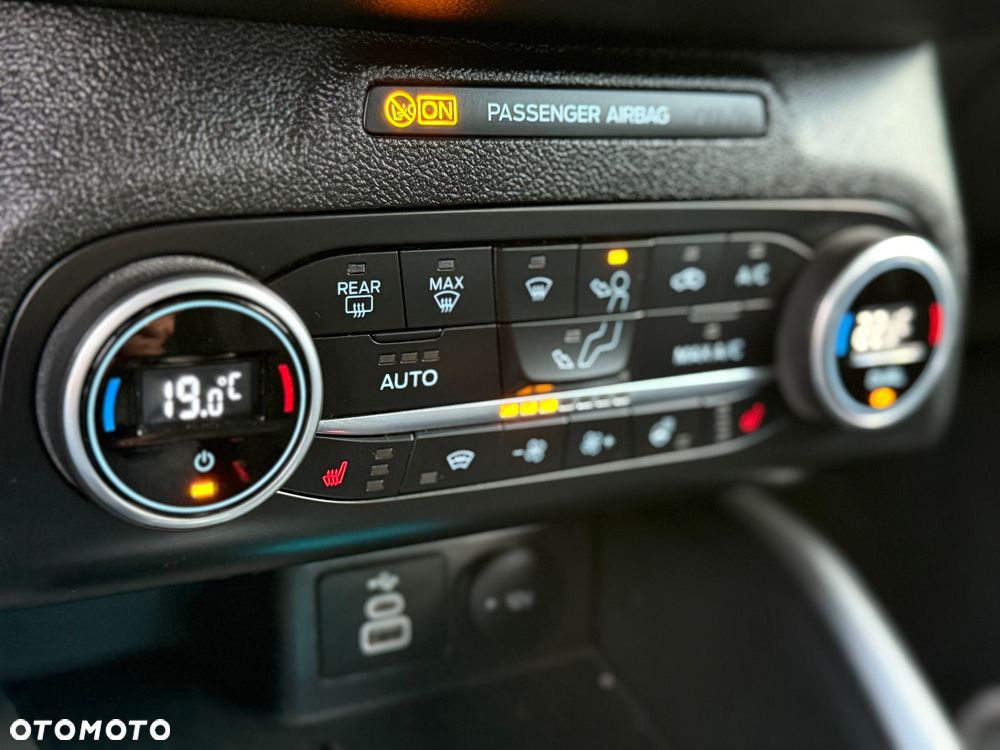 Ford Focus 1.5 EcoBlue Start-Stopp-System TITANIUM - 21